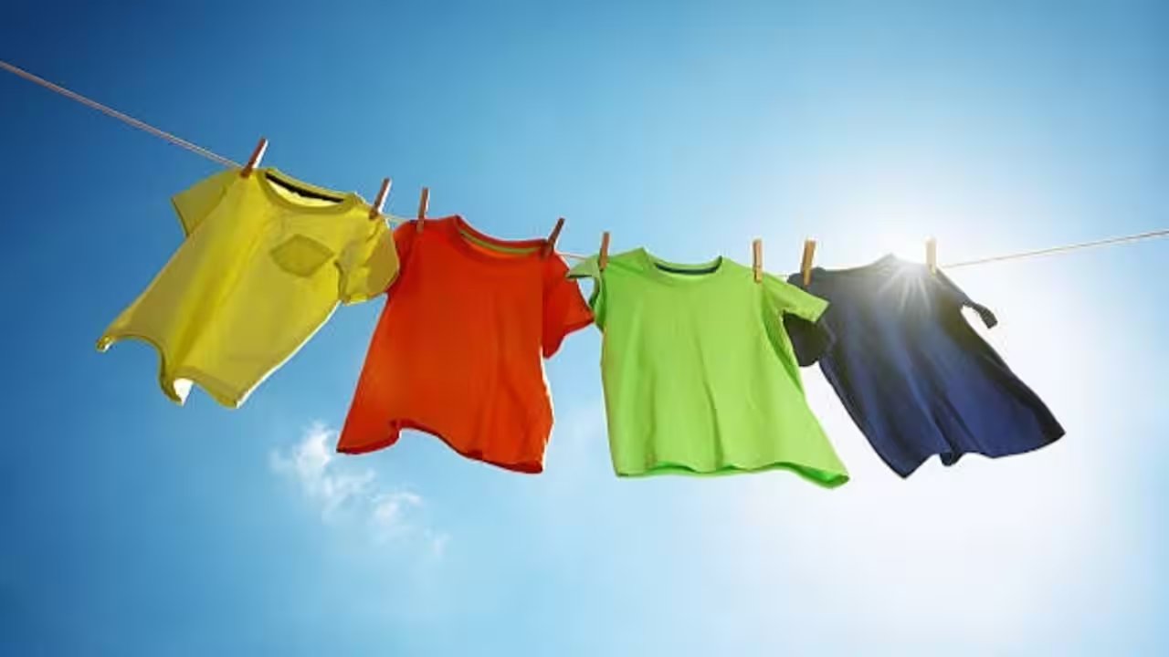 Fast‑Dry Winter Laundry: 5 No‑Cost Hacks to Keep Clothes Fresh