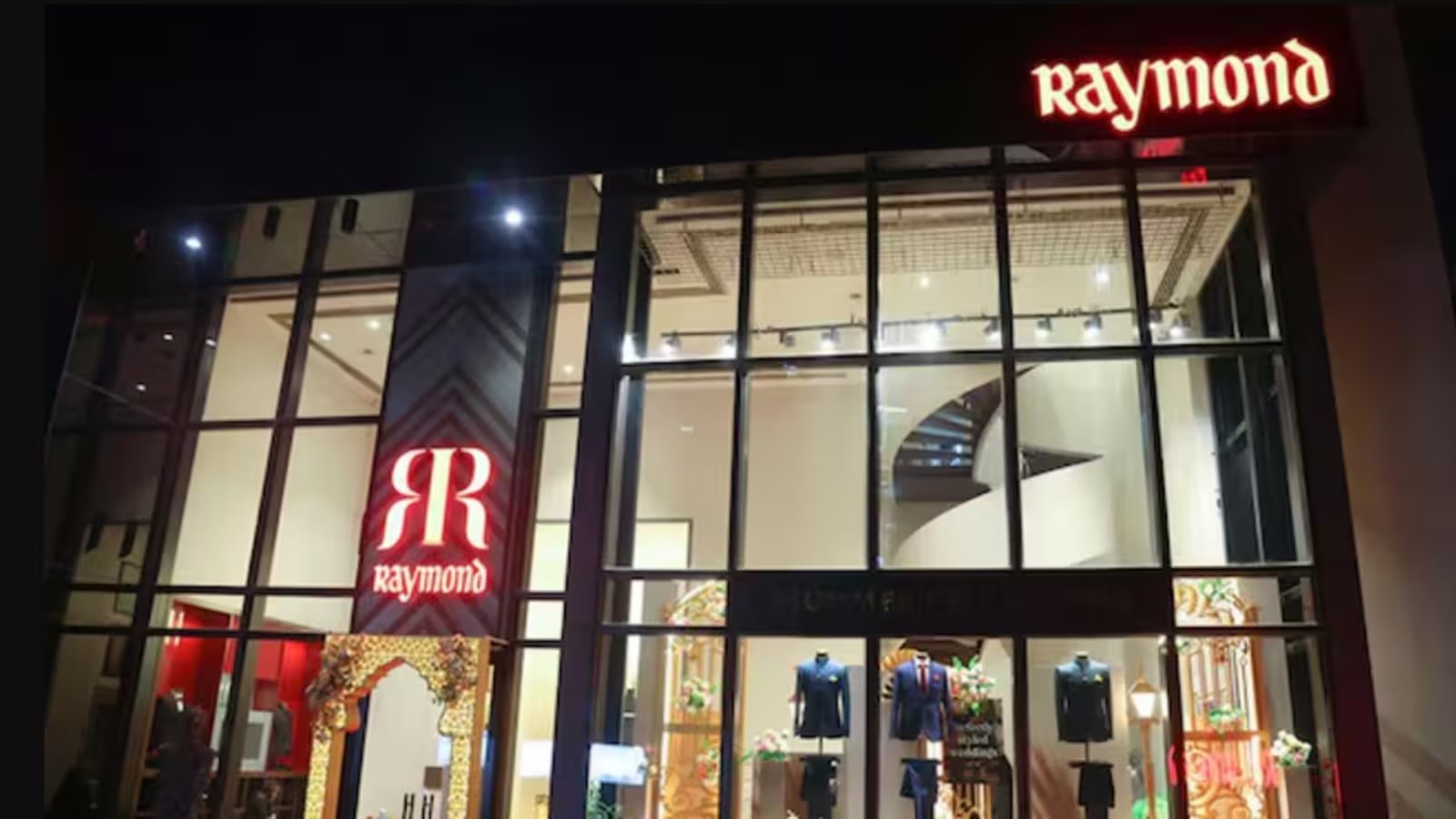 Raymond Q2 Net Profit Jumps to ₹32 Cr, Shares Rise 2.56%