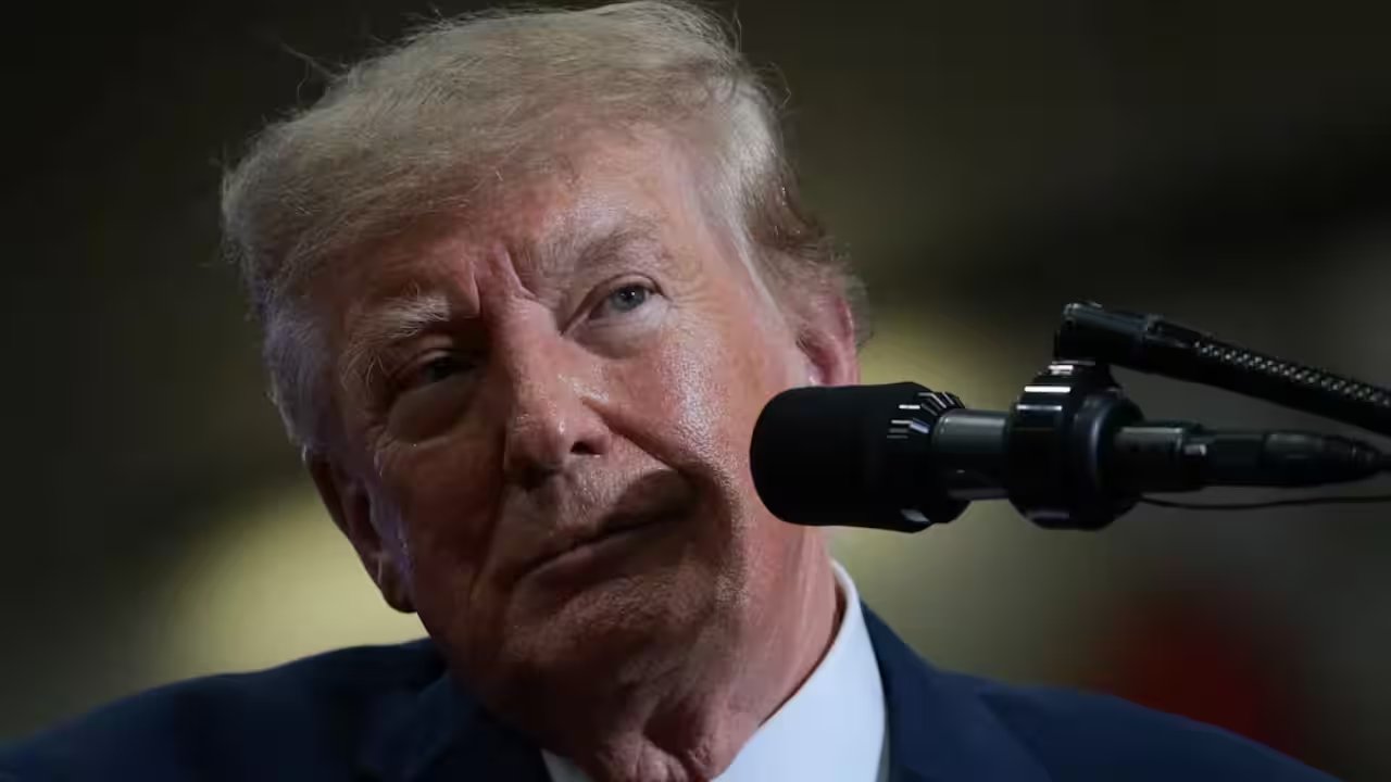 Six Americans Sue Trump Over White House Ban On Critical Press Outlets