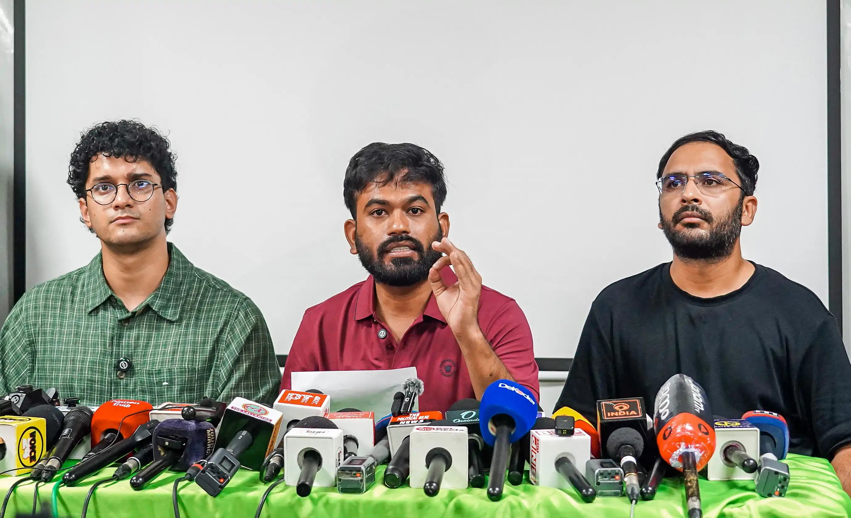 Delhi Court Frees CJP Leaders Dipke, Das, Ranka Before Jantar Mantar Protest