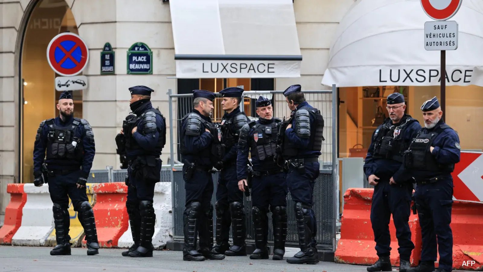 Trappes Gunman Kills One, Injures Four in Vehicle Shooting