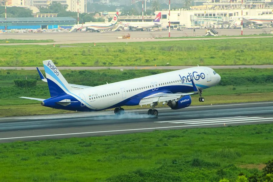 IndiGo Raises Fuel Surcharge by Up to ₹350 Amid Jet Fuel Surge