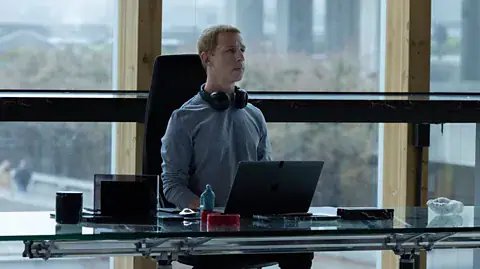 Sorkin's 'The Social Reckoning' Stumbles Without Fincher's Touch, Jeremy Strong Steps In