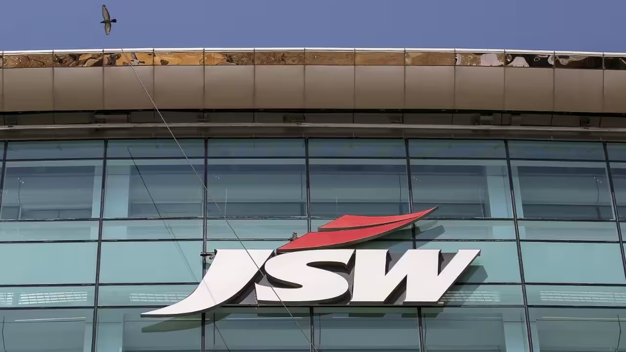JSW Greentech Targets 1 Lakh E-TRUCK Sales by 2030