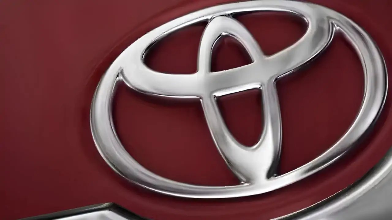 Toyota Glanza Facelift Launches Oct 14, Expected to Start at ₹7.5 Lakh