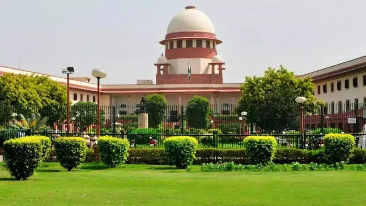 Supreme Court Calls ₹27,000 Cancer Drug Pricing a 'Broad Daylight Dacoity'