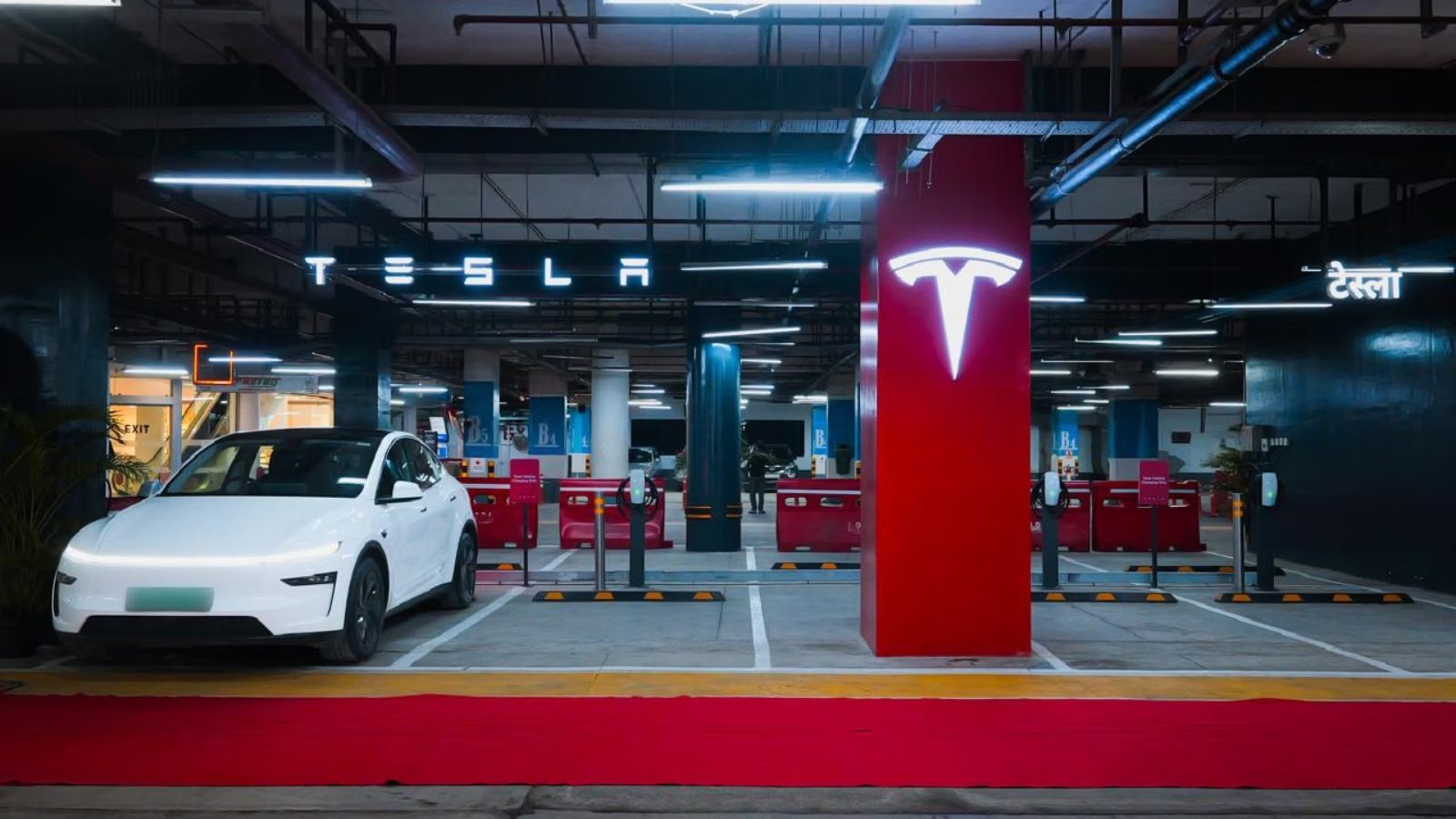 Tesla Q3 Revenue Beats Estimates at $28.05B, Stock Slides 3.2%