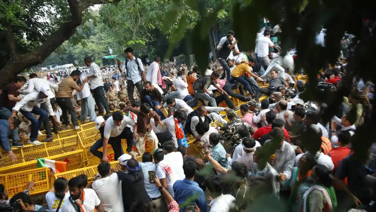 Delhi Declares Ramlila Maidan, Burari, CBD Grounds as New Protest Sites, Booking Cost ₹50,000
