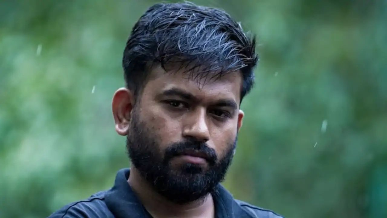 Delhi Police Offer Detained Dipke Choice: End Protest or Attend Grandmother's Last Rites