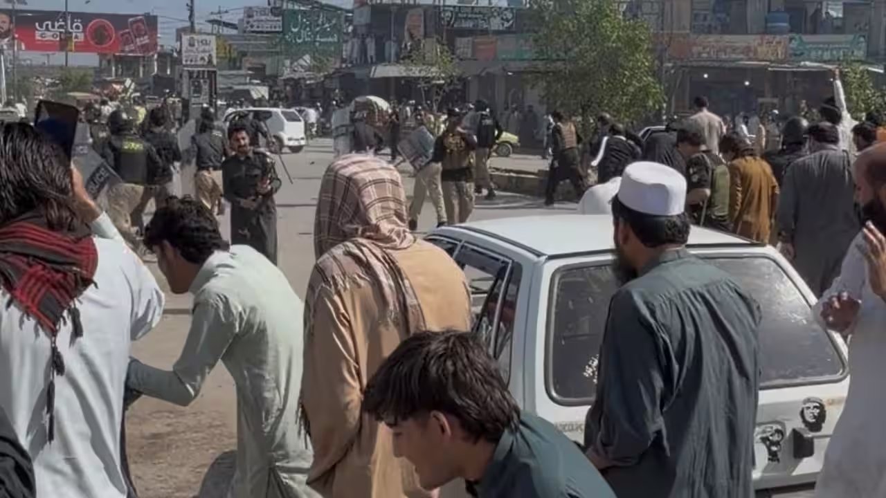 Pakistan Police Raid Afghan Homes in KP Amid Emergency Rule