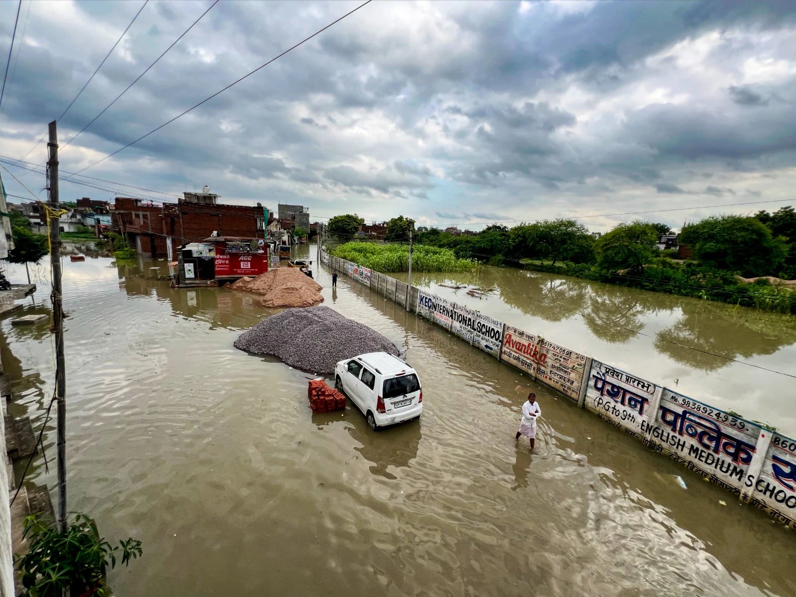 IMD Forecasts Heavy Rain in Southern India, North India Dry by Tuesday