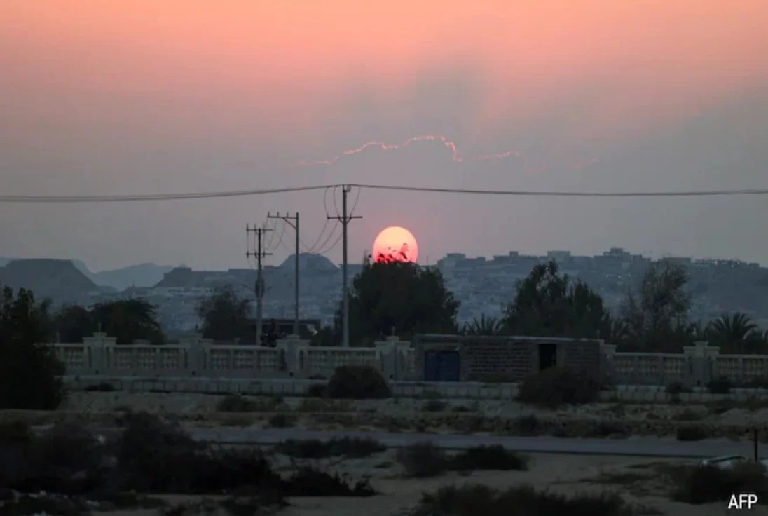 Local Sources Report Multiple Explosions Off Qeshm Island's Coast Today