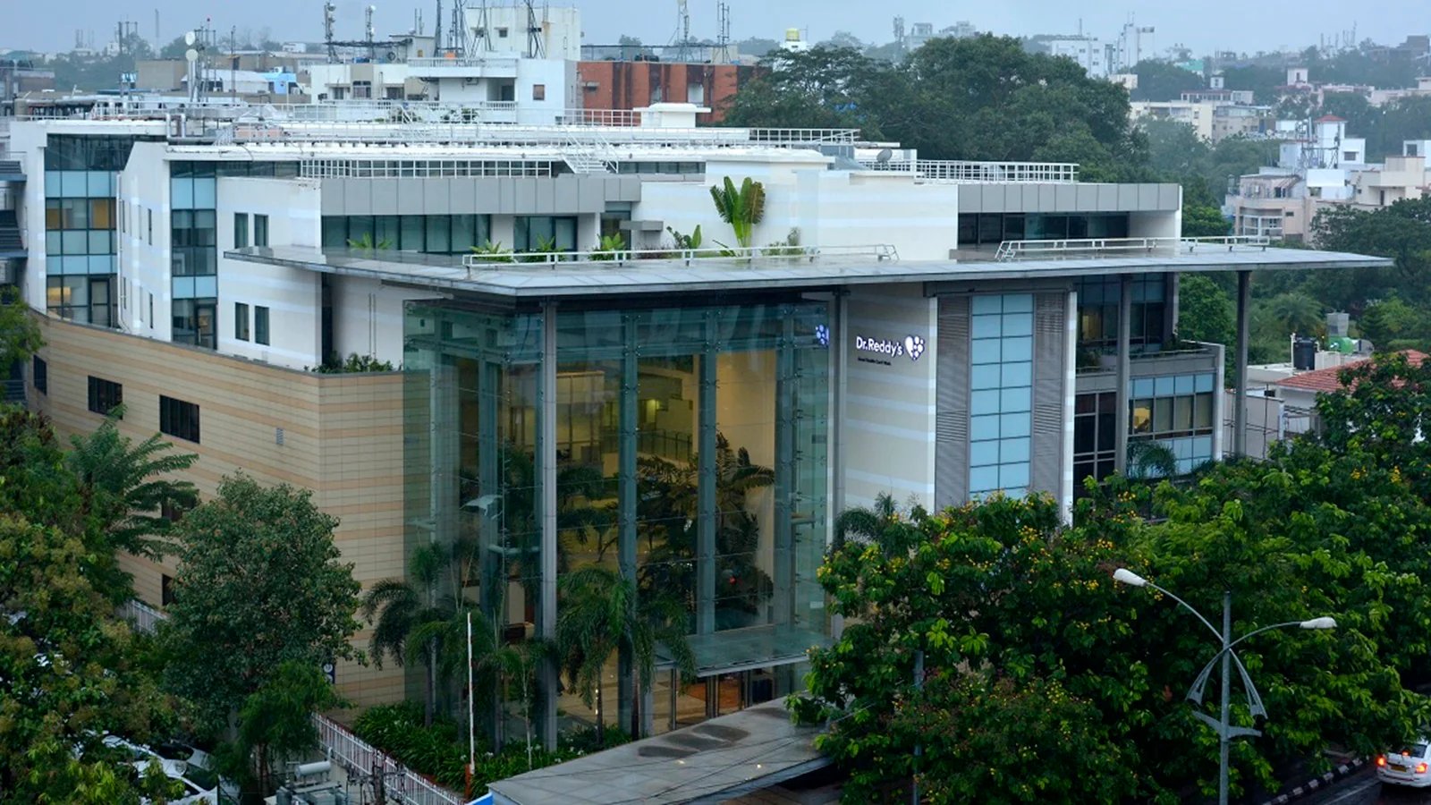 Dr Reddy’s Q2 Net Profit Falls 36% to ₹913.4 Cr, Exceeds Forecast