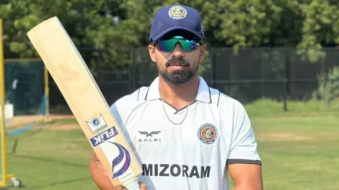 Sutar Slams 400 Not Out, Breaks Shaw Record as 2nd Indian FC 400 Maker