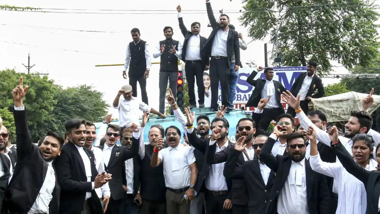Delhi Lawyers Strike Tuesday Over Police Threats, Courts Stay Closed