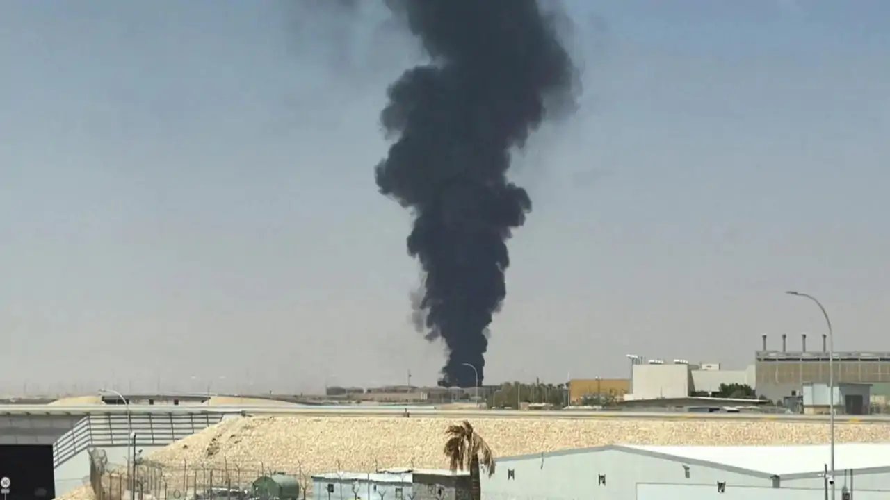 India Urges Citizens in Saudi Arabia to Stay Indoors Amid Houthi Attacks