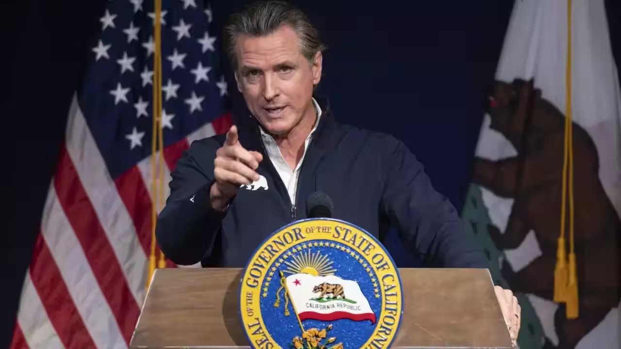 Newsom Orders California to Keep 'AI' Term After Trump’s 'Superintelligence' Decree