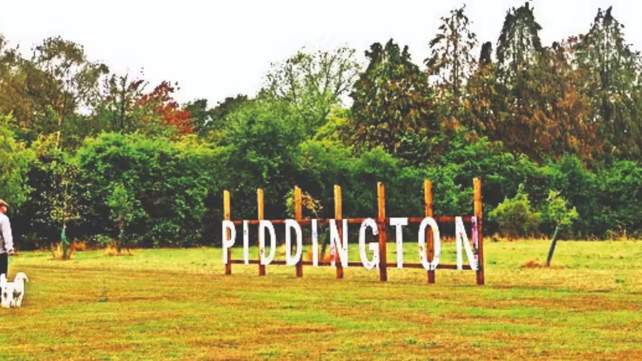 Piddington Villagers Hold Symbolic Secession Vote Over 1,200 Asylum Seeker Plan