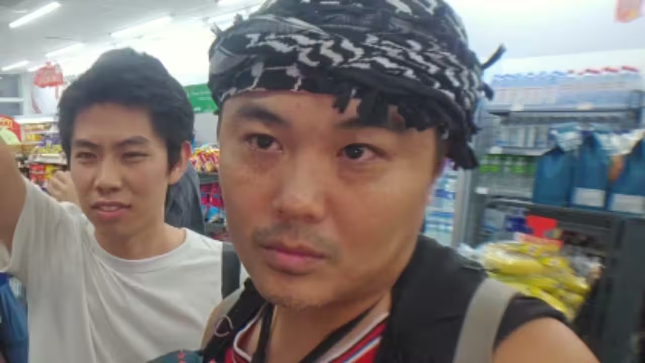 JohnWhatsGoingOn Slapped Inside 7‑Eleven Vietnam After 20‑Minute Filming Feud