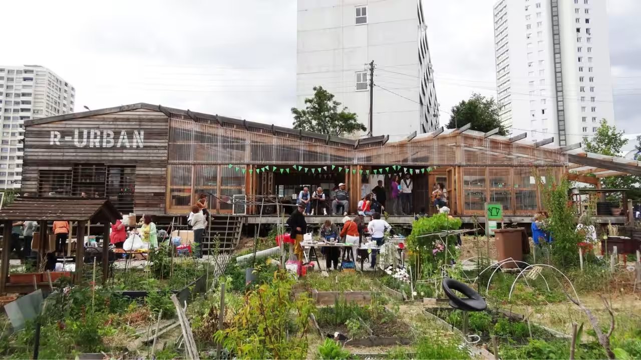 R-Urban Poplar Residents Turn 900kg Food Waste into Sauna Fuel by 2026