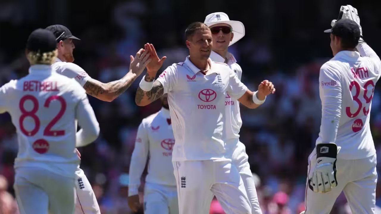 Carse Cleared of Charges, England Squad Awaits His Return