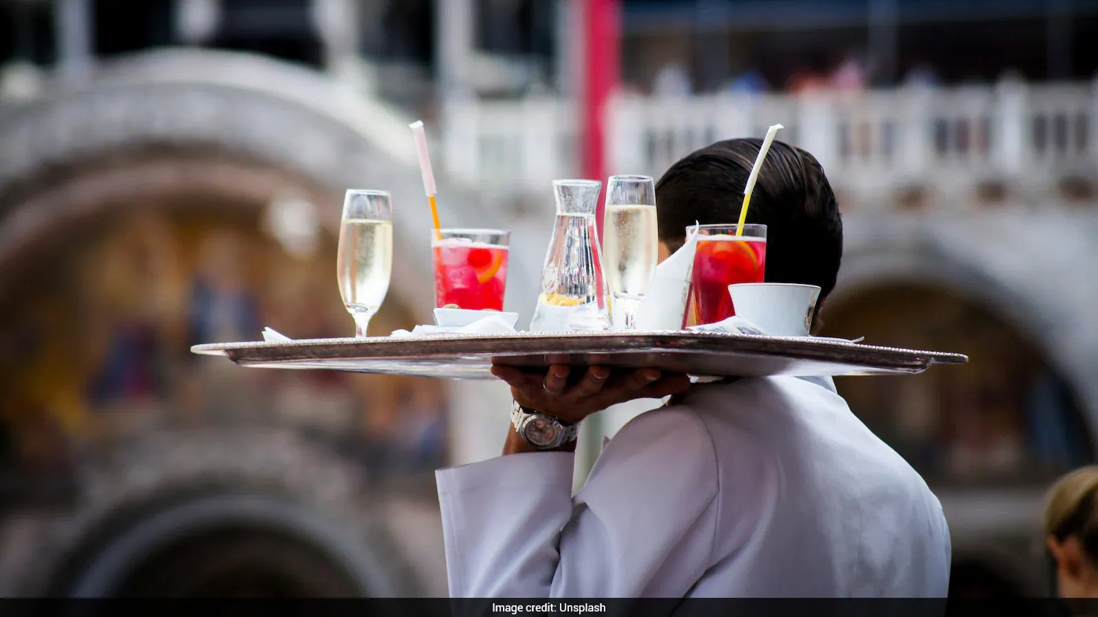 Taj Agra Manager Bans Guest for Life After Slap on Waiter
