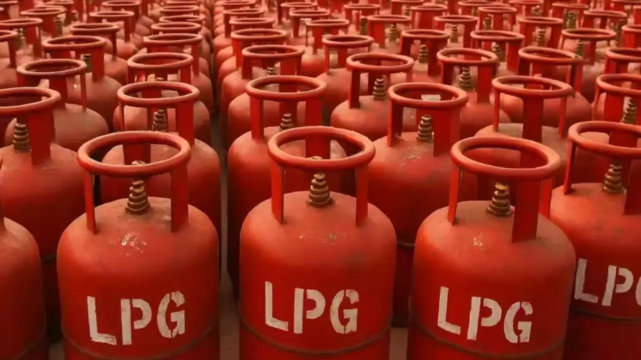 India Mandates Aadhaar Biometric Verification for LPG Refills, 27.43 Crore Consumers Covered