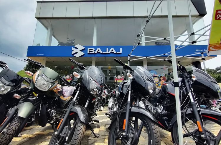 Bajaj Auto Secures ₹66.82 Cr Incentive for 66,817 EVs in Maharashtra