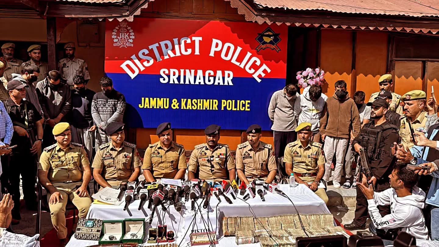 J&K Police Bust Srinagar Drug Ring, Arrest 8, Seize 2.19 Lakh Tablets