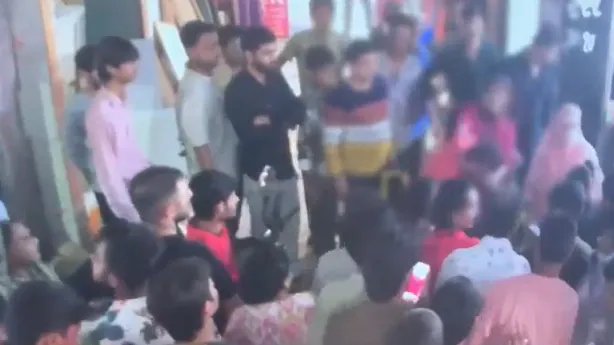 Junagadh Shop Employee Seeda Slapped On Camera Over Harassment Allegations