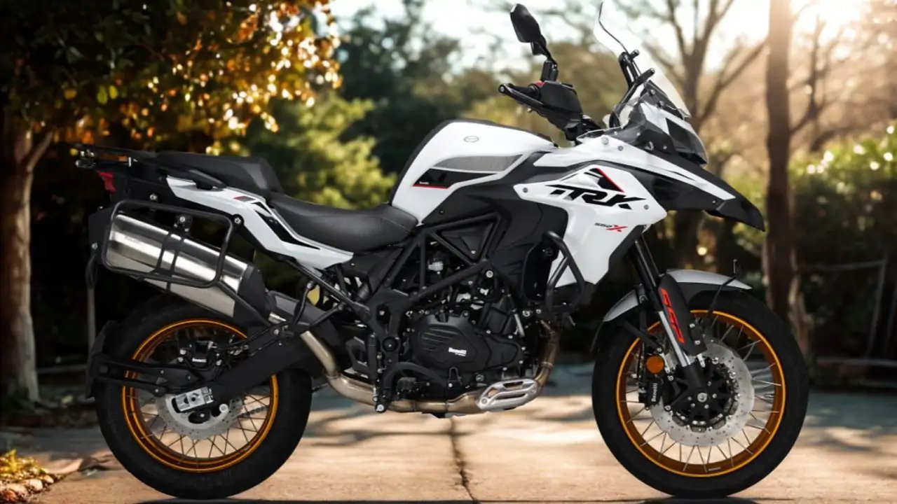Benelli TRK 552 Launches in India at Rs 7.22 Lakh With 52.6hp Twin
