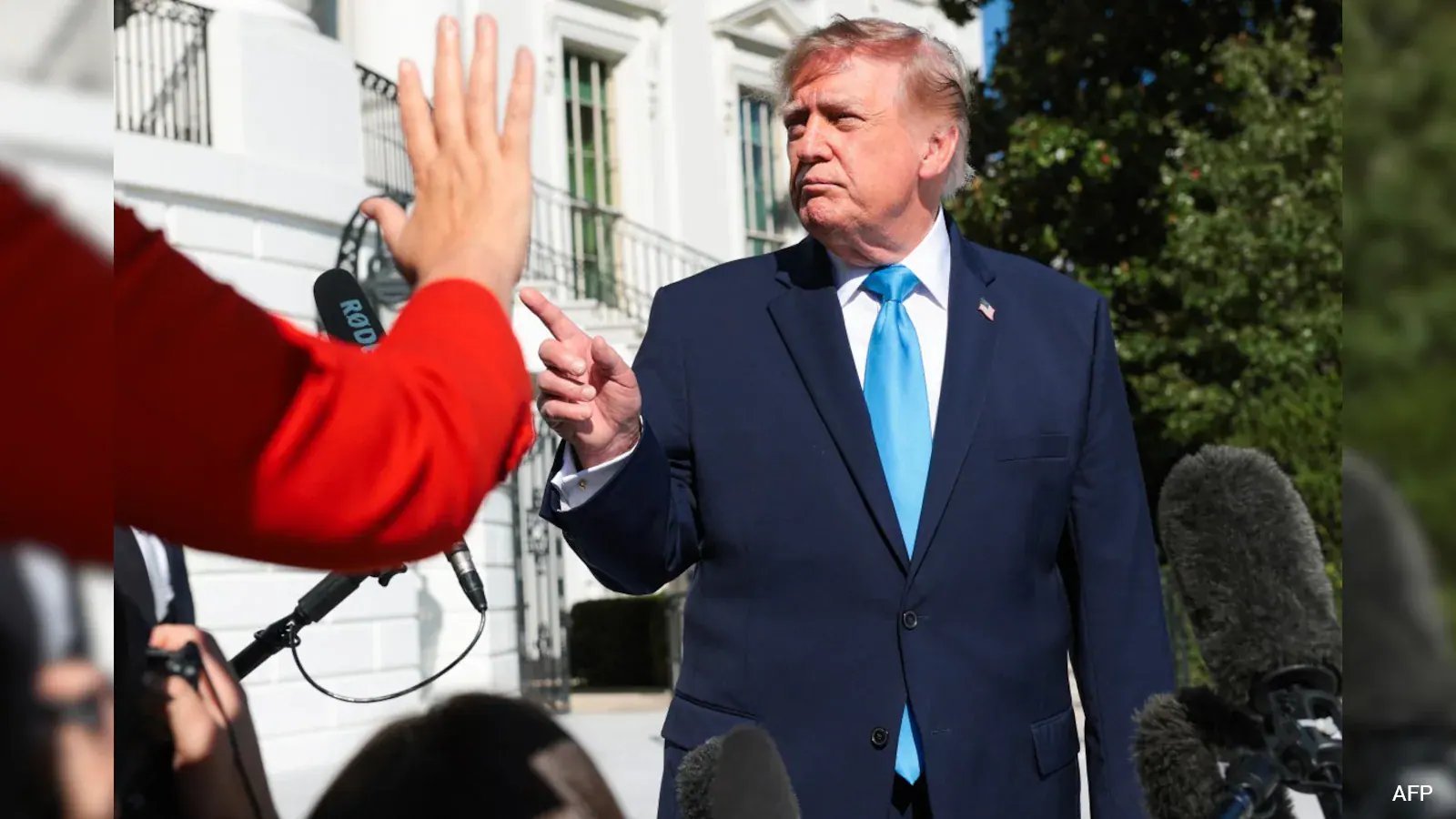 Trump Offers US Aid to Russia After Plague Lab Worker Dies in Siberia
