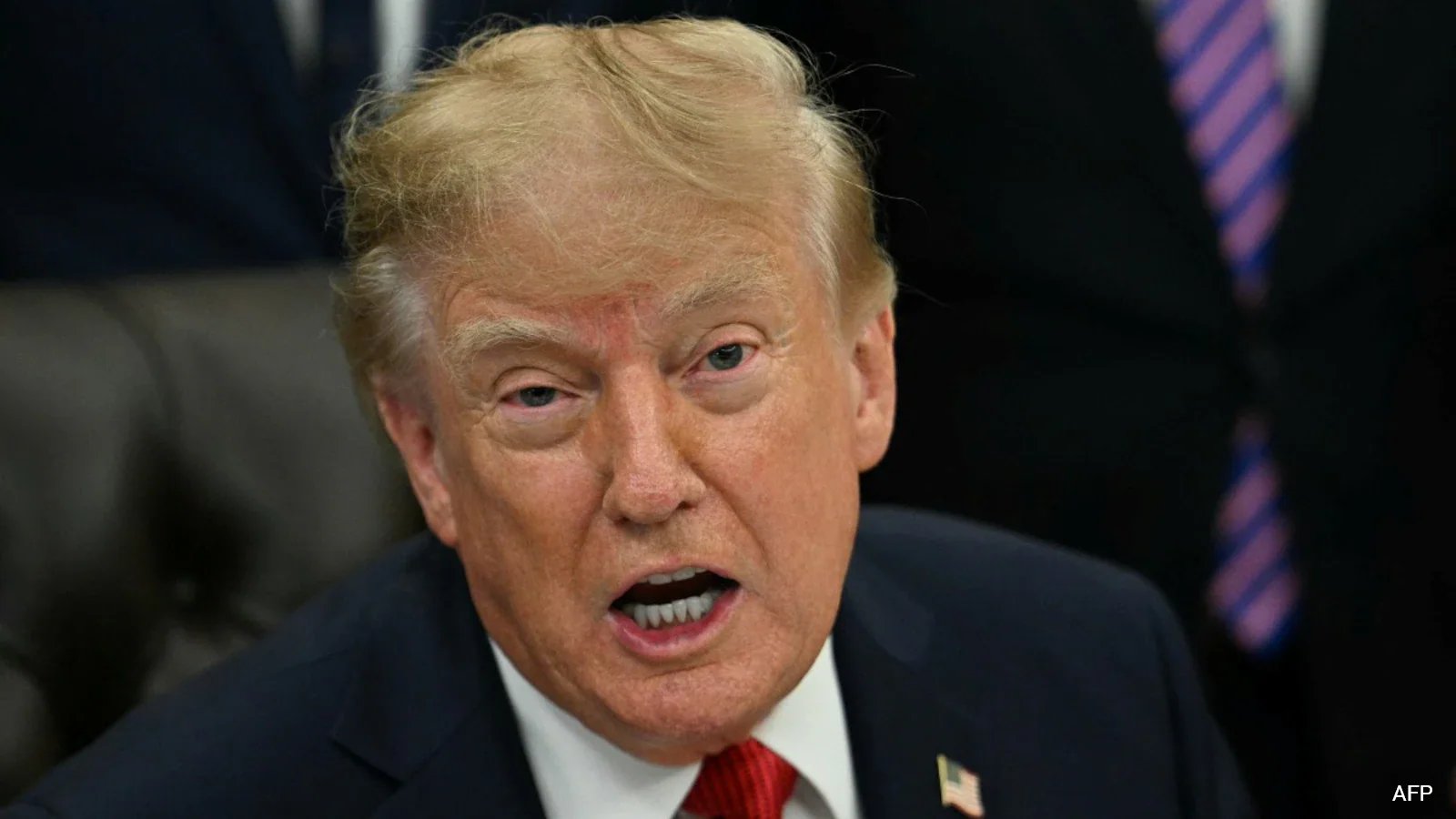 Trump Signs Bill Authorizing 100% Tariffs on Russian Oil Buyers