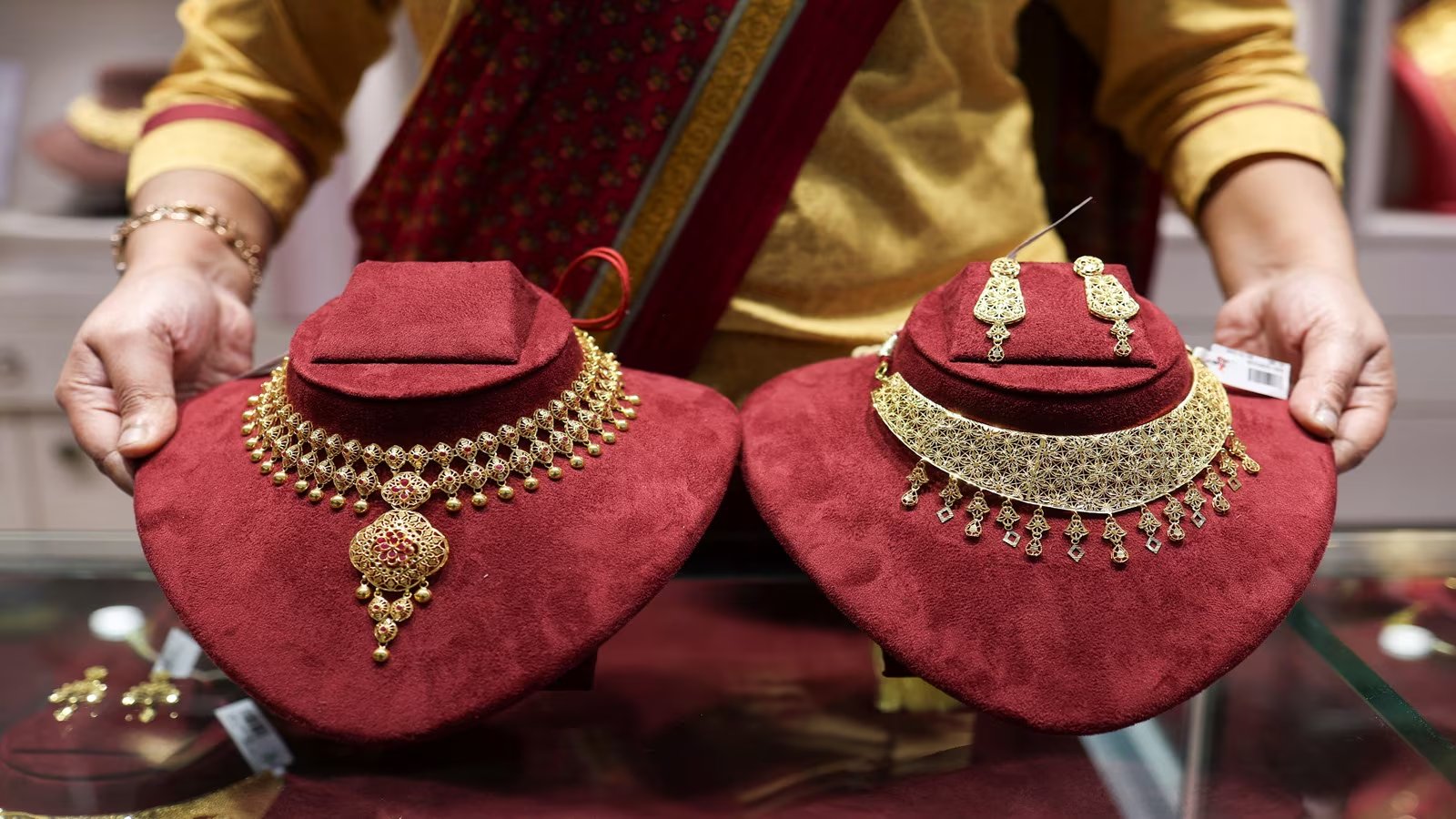 Senco Gold Revenue Climbs 31% YoY in Q2, Shares Surge 10.5%