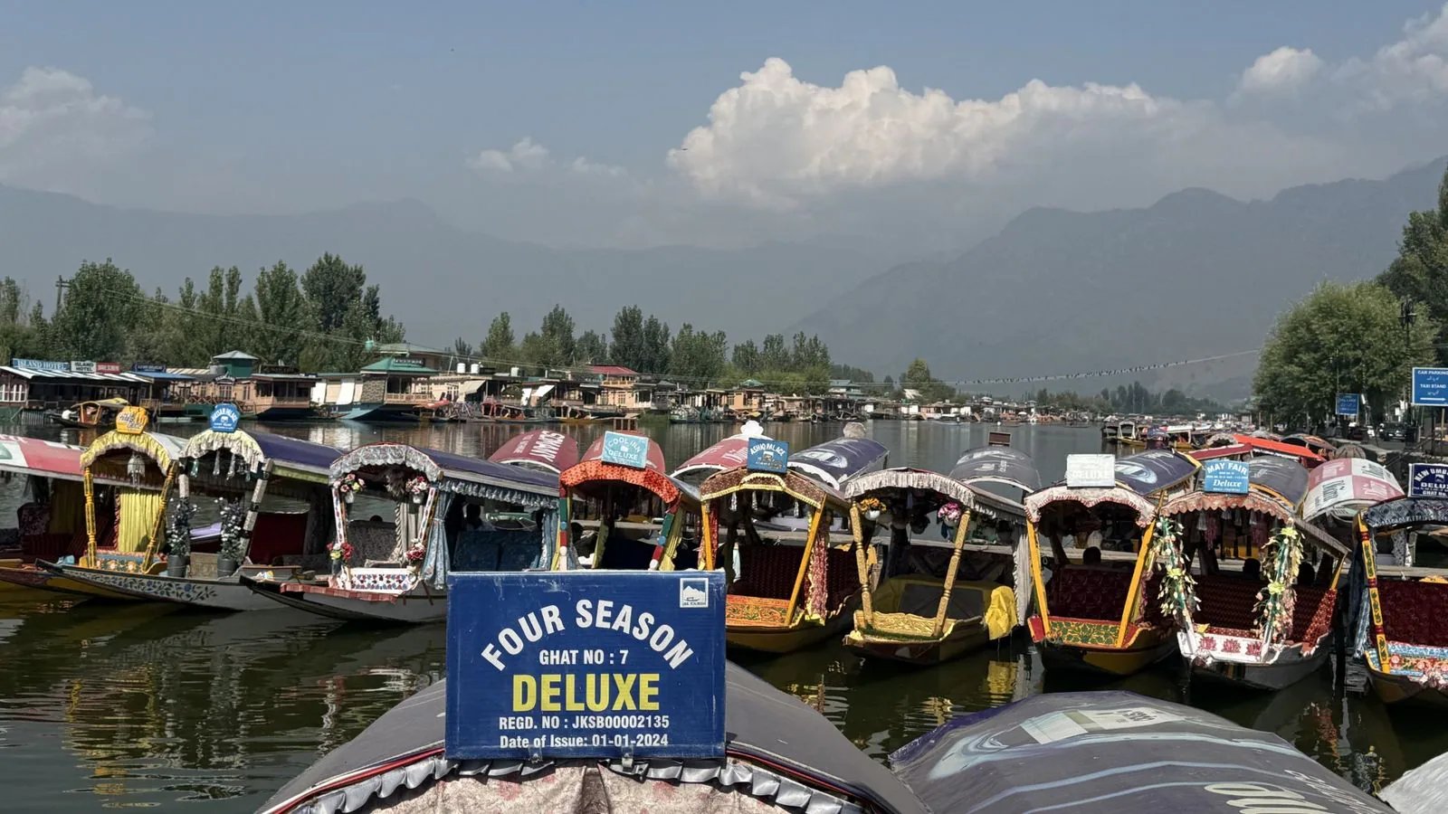 J&K High Court Bans Fuel-Powered Motorboats, Jet Skis in Dal Lake, Threatens Contempt