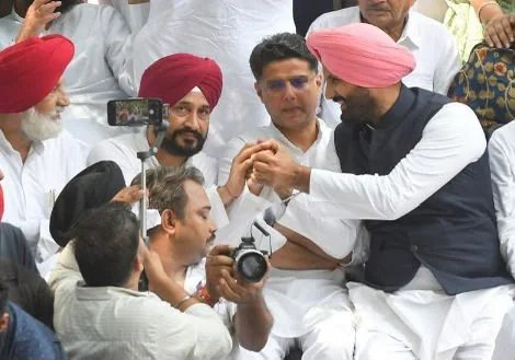 Sachin Pilot Report Forces Amarinder Warring Resignation as Punjab Congress Chief