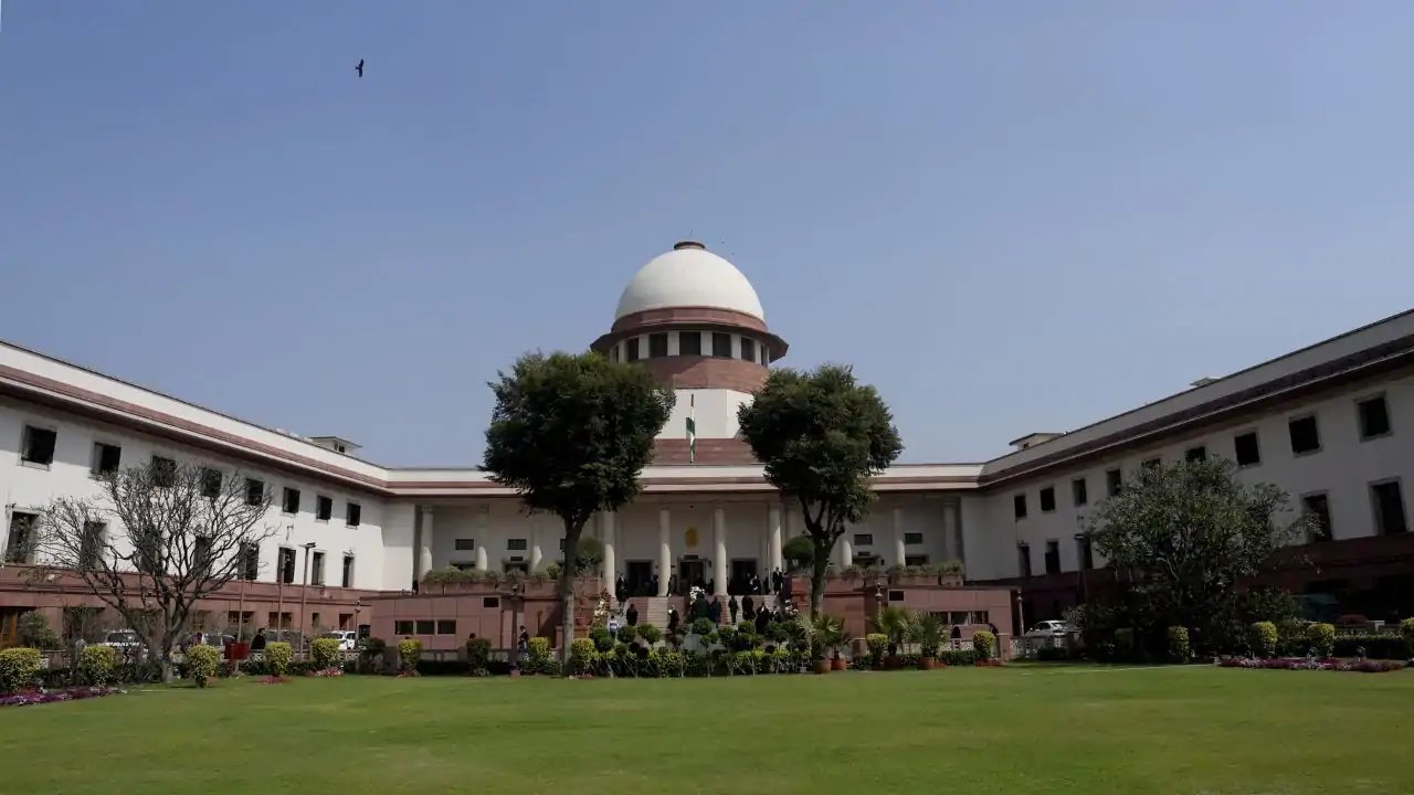 Supreme Court Urges Tamil Nadu to Reconsider JNV Opposition Over Hindi Policy