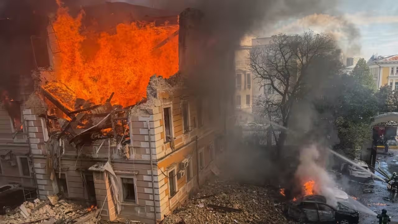 Russia Warns Diplomats To Leave Kyiv Amid Escalating Retaliatory Strikes