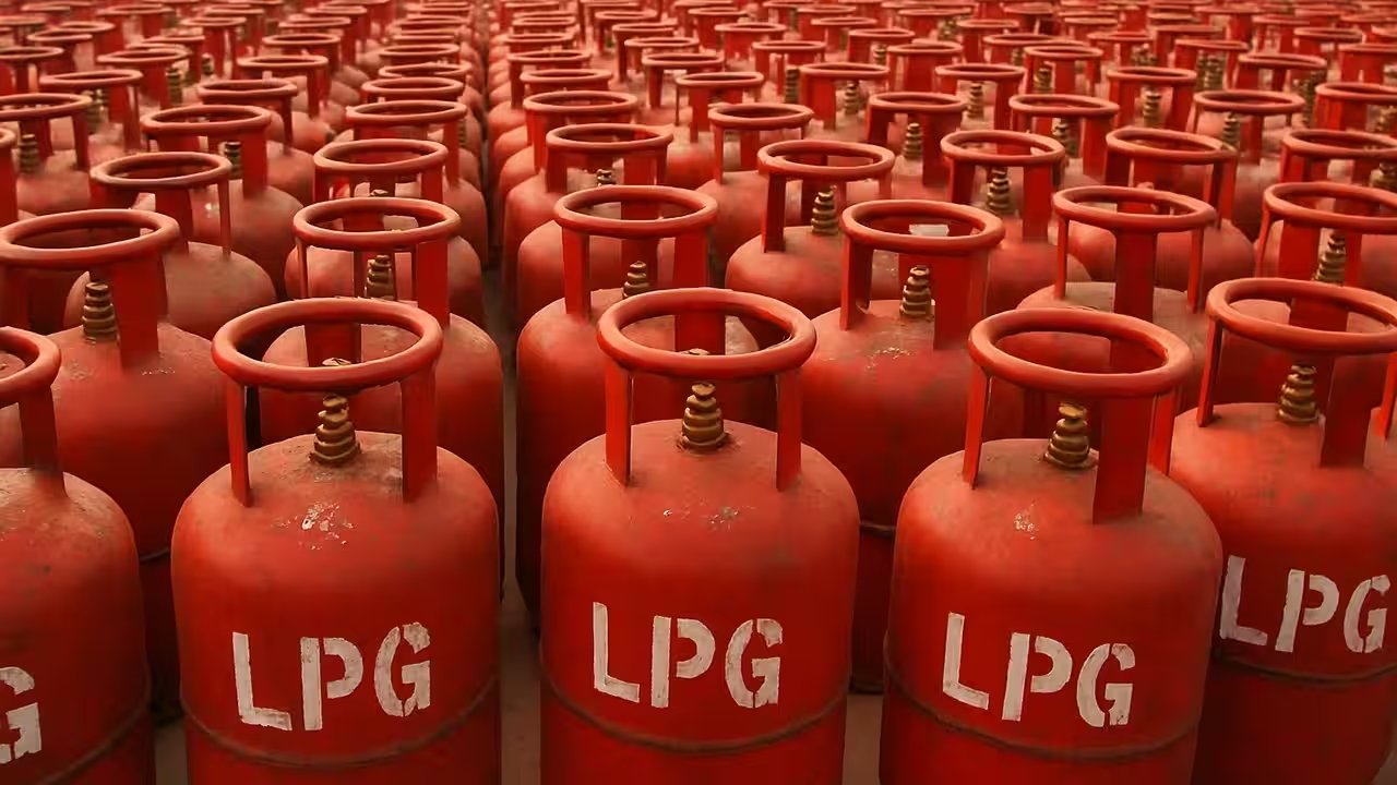India Mandates Biometric Aadhaar for LPG Refills on Oct 1, 2026