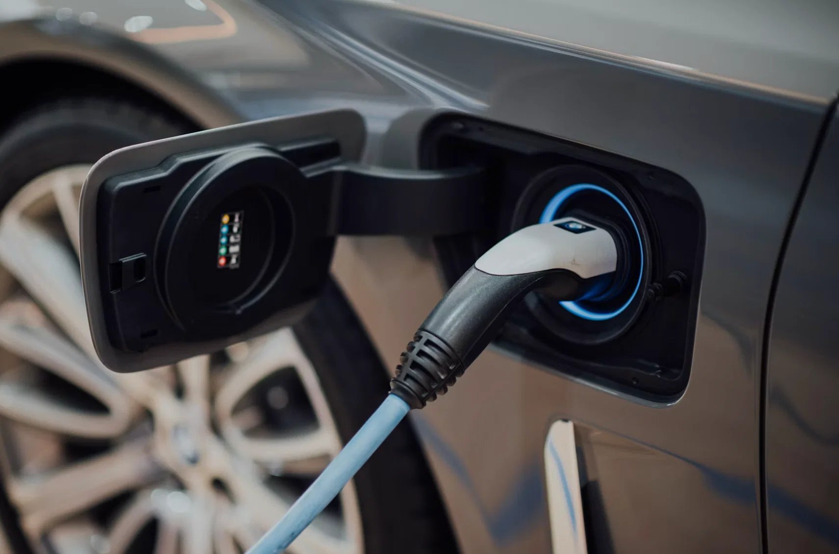 EV Insurance Claims 14% Higher Than ICE: Policybazaar Reveals Numbers