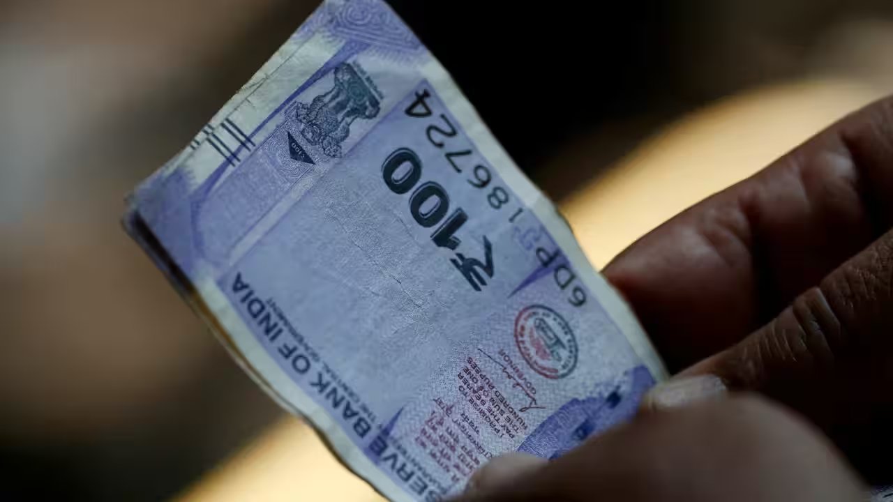 RBI's 20% FERR Measures Threaten Liquidity as Rupee Gains Rs 1 Per Dollar