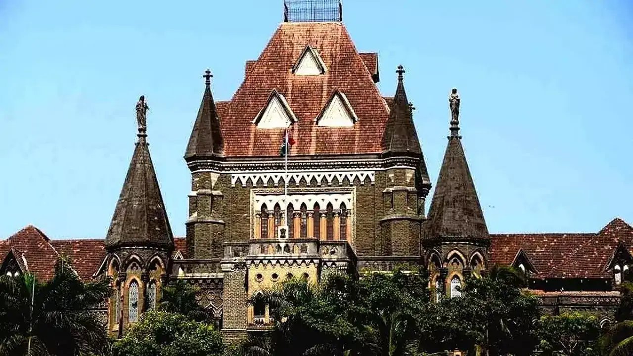Bombay HC Quashes FIR: Pressuring Couple to Convert Is Not Religious Insult