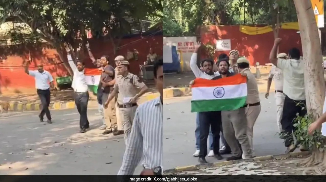 Delhi Police Files FIR Against CJP Leaders for Trespassing Jantar Mantar Gate, 11 Detained