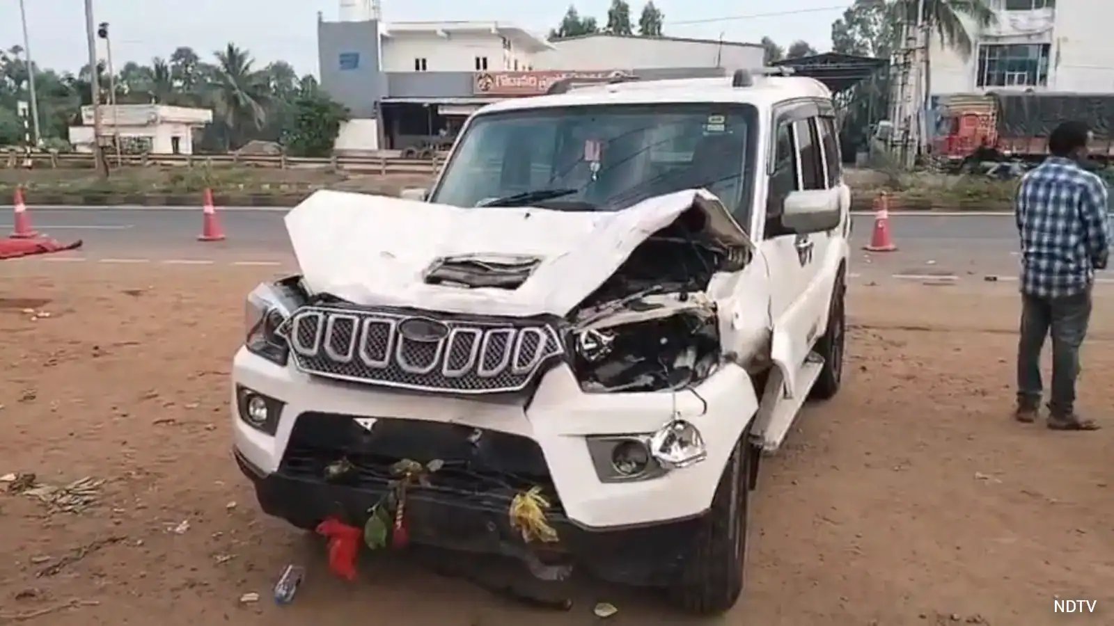 Andhra Pradesh: Scorpio SUV Kills Four Pilgrims Near Kakinada Junction