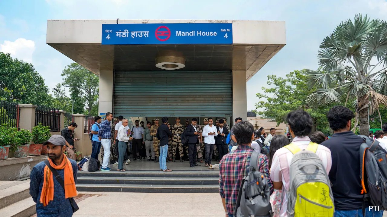 Supreme Court Urges Delhi to Reopen Metro Stations Ahead of CJP Protest