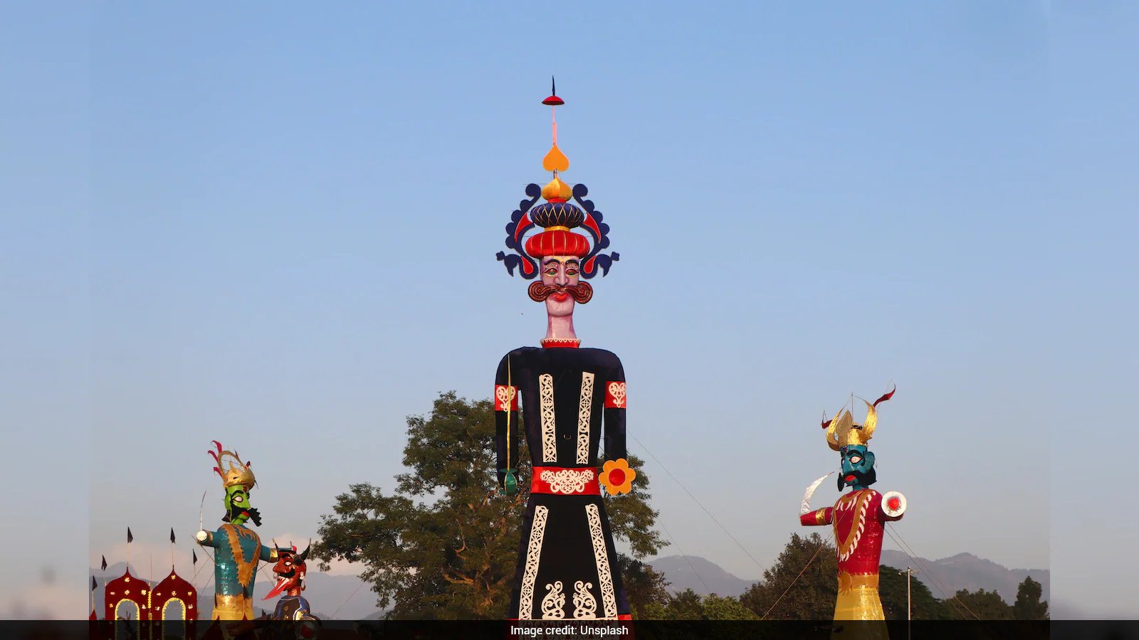 Delhi Bars Alcohol Sales, Closes Banks for Dussehra on Oct 20