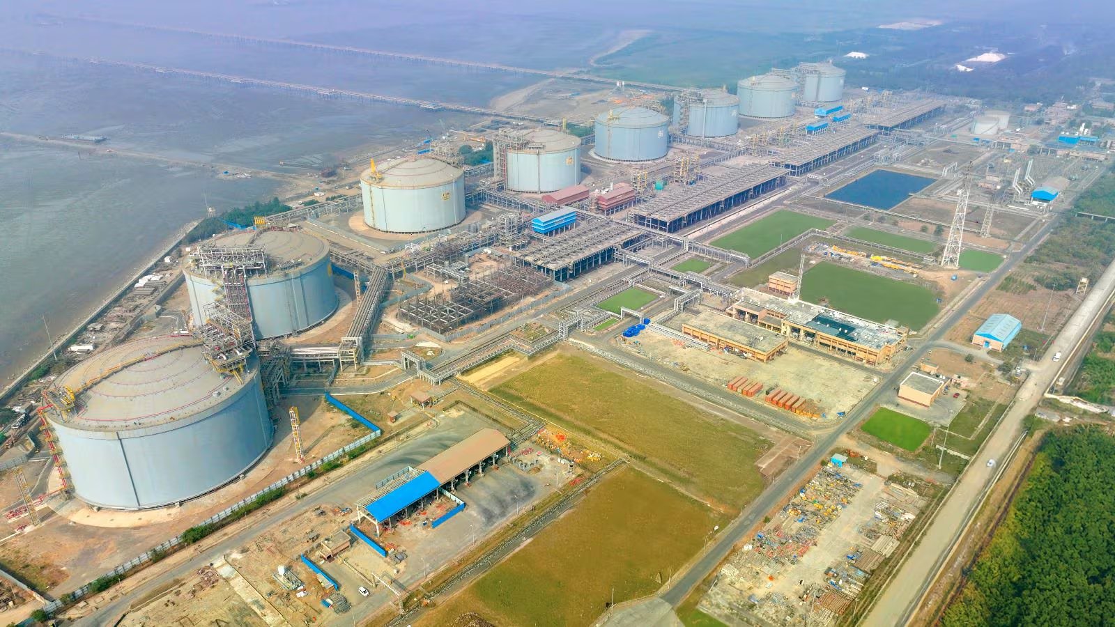 Petronet LNG Q4 Net Profit Falls 15.4% to ₹1,113 Crore