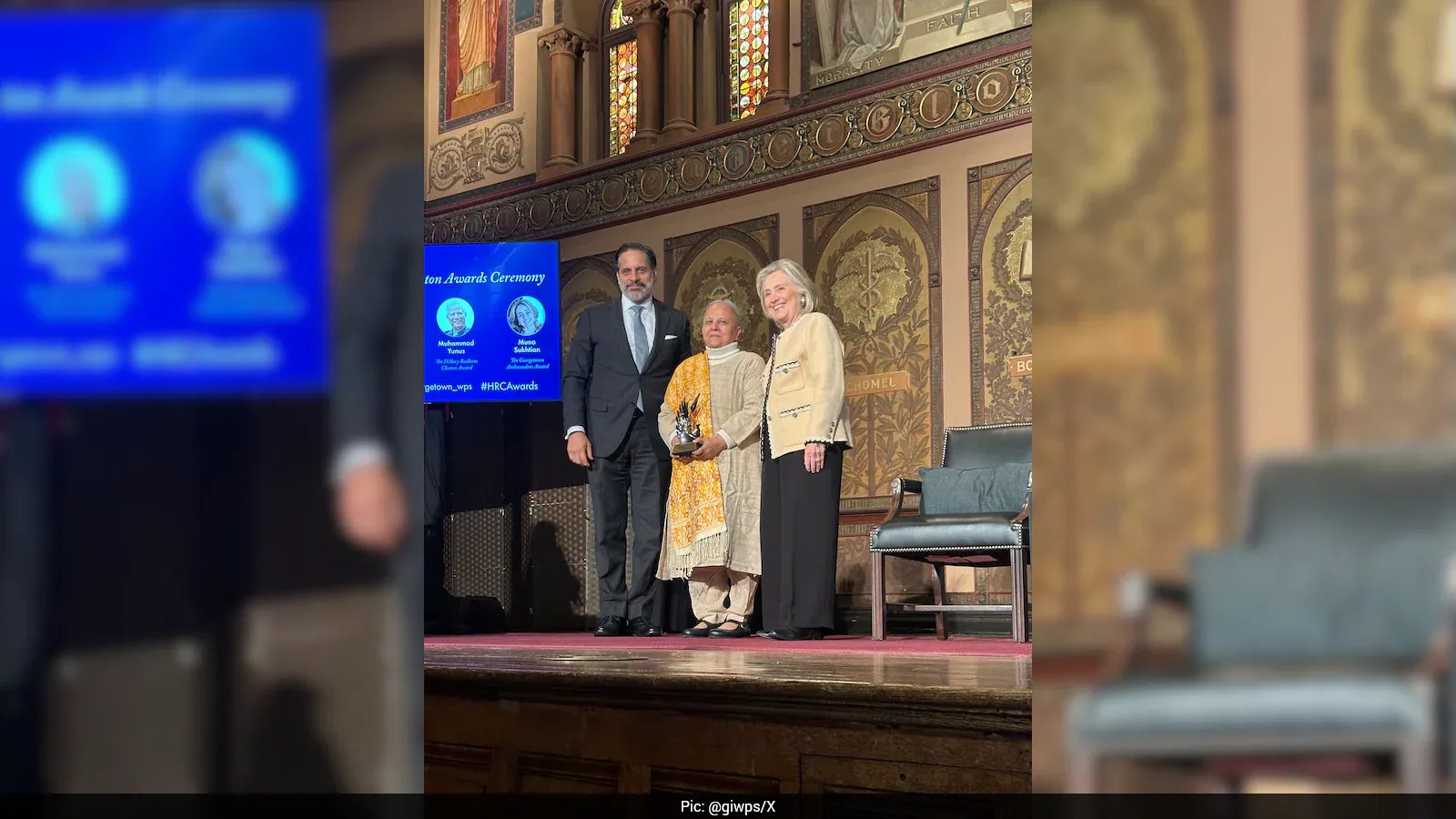 Reema Nanavaty Honored With Hillary Rodham Clinton Award for Leading Largest SEWA Union