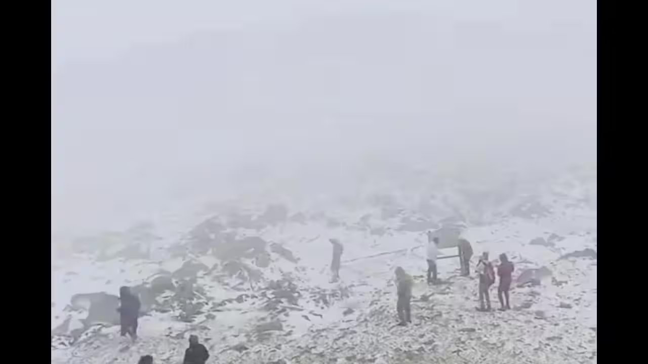 Gulmarg’s Snowy Chill: 2% Hyaluronic Acid Serum Keeps Skin Hydrated