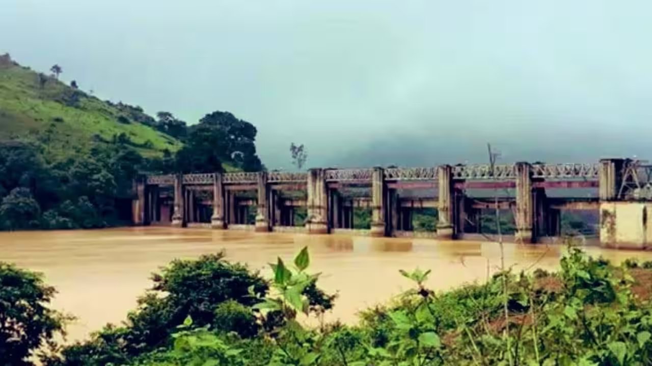 Indian Power Ministry Faces 560-MU Shortage as Hydropower Drops 12% in FY27